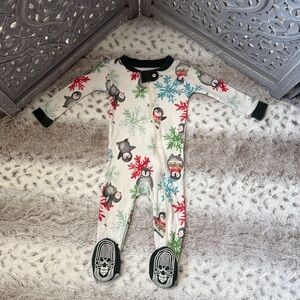 Burt’s Bees Baby footie pajamas baby 6-9 months penguin Christmas holiday party